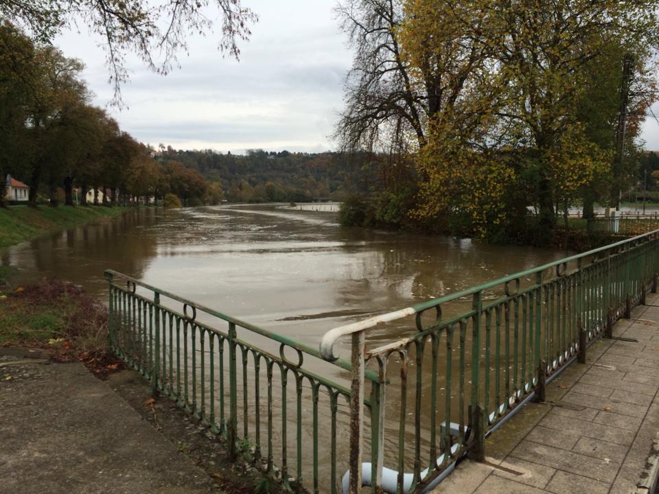 La Meuse &amp;amp;amp;amp;agrave; Neufch&amp;amp;amp;amp;acirc;teau (88) par Victor F.