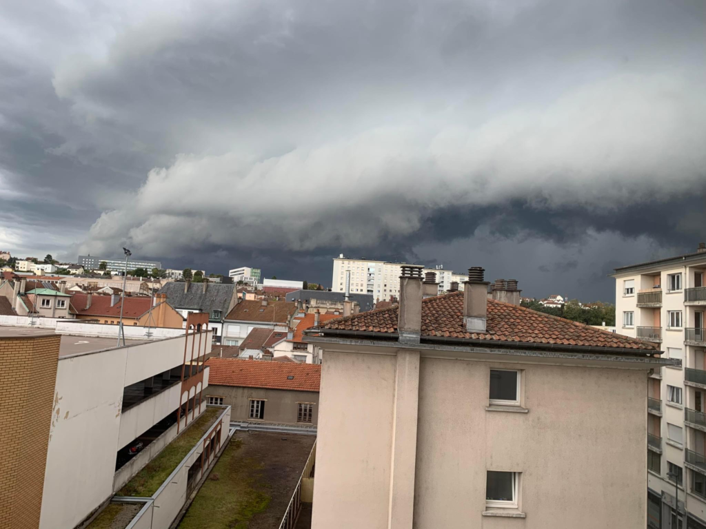 Arcus arrivant sur Épinal (source : Meteolor’)