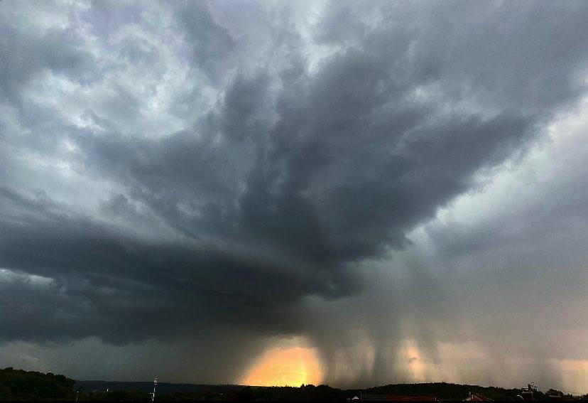 Orage sur Oeting (57) (source : Joy C.)