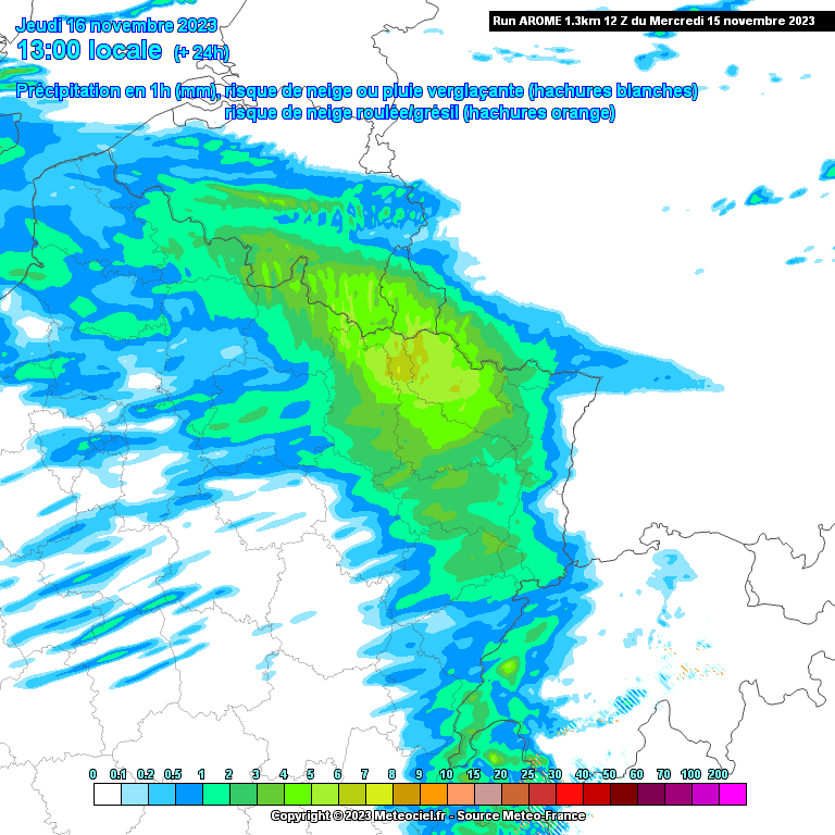 Pluies attendues ce jeudi à 13h dans le nord-est de la France (source : Meteociel, modèle Arome)