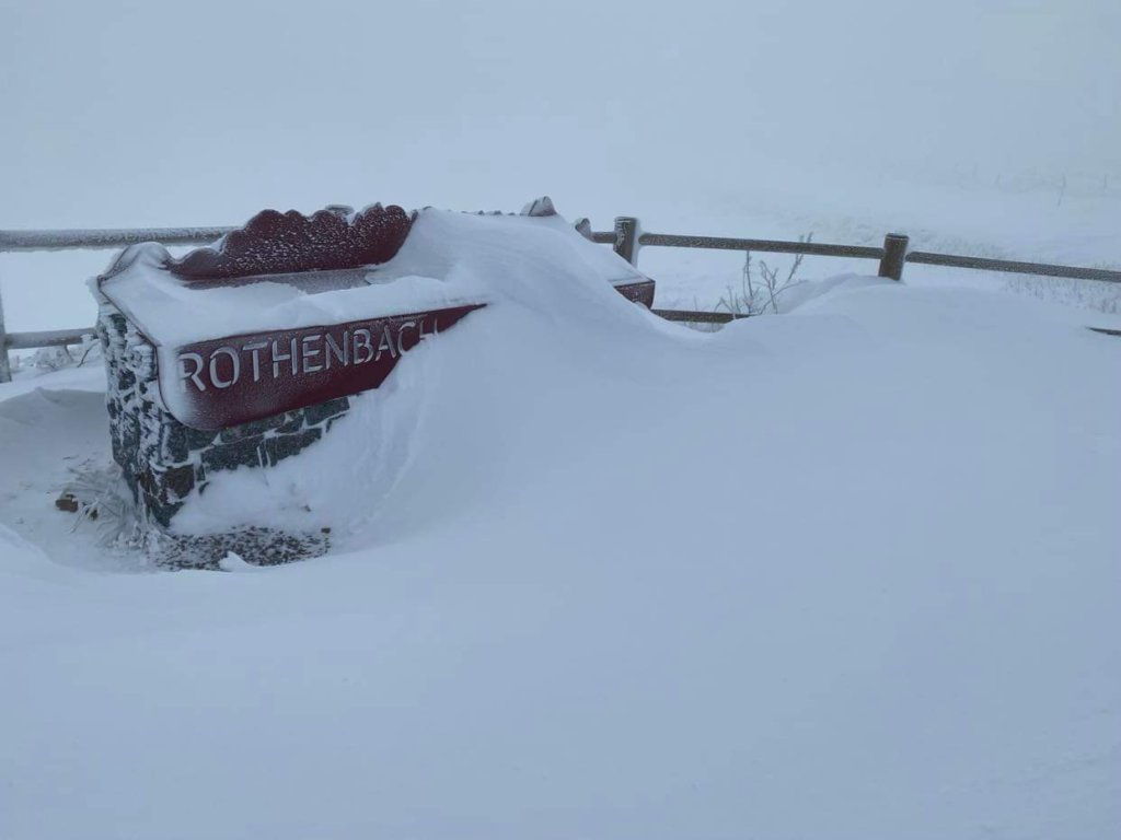 Neige dans les Hautes-Vosges (communes de La Bresse (88), Wildenstein et Metzeral (68)) le 29 novembre (source : Météolor’)